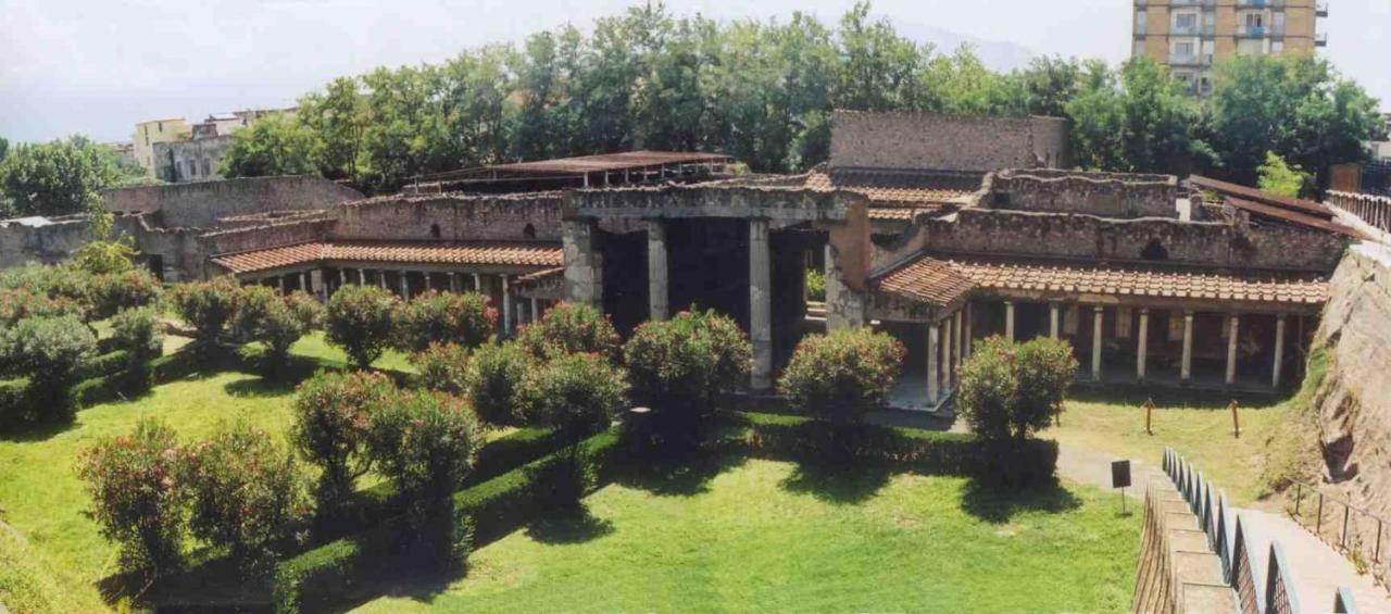 Il Giardino Di Tonia - Oplontis Guest House - Bed & Garden - Torre Annunziata Exterior photo